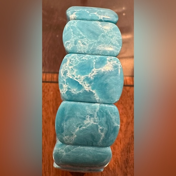 RARE Stunning Larimar Stretch Bracelet 14 Rectangular Beads Sky Blue & White - Picture 2 of 5